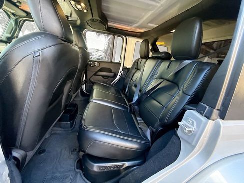Used 2023 Jeep Wrangler Unlimited Sahara w/ Cold Weather Group AWD/4WD image 27