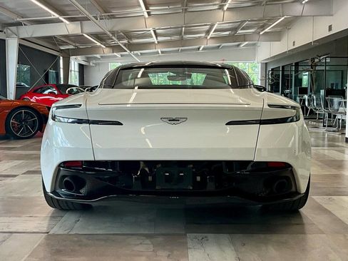 Used 2018 Aston Martin DB11 V12 image 11