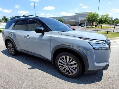 Used 2024 Nissan Pathfinder SL w/ SL Premium Package