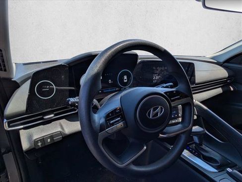 Certified 2024 Hyundai Elantra SEL FWD image 10