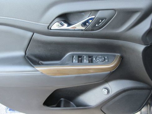 Used 2023 GMC Acadia SLE w/ Driver Convenience Package FWD image 21