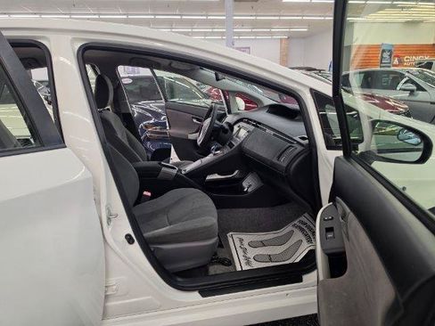 Used 2013 Toyota Prius Two FWD image 37