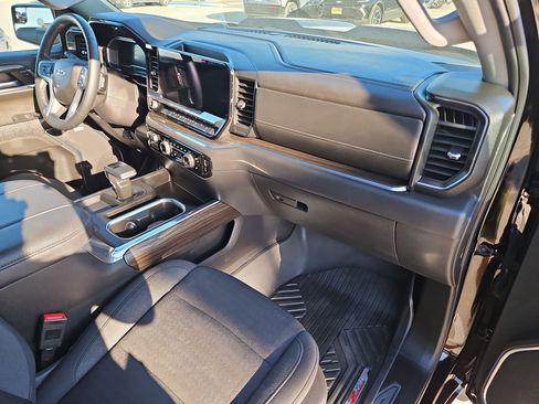 Used 2024 Chevrolet Silverado 1500 LT Trail Boss w/ Convenience Package II image 31