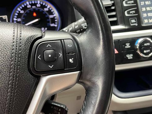 Used 2016 Toyota Highlander Limited AWD/4WD image 11