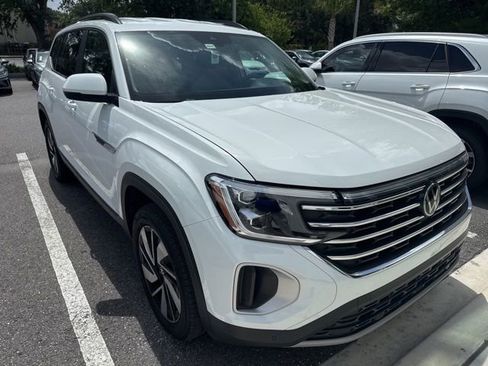 Used 2024 Volkswagen Atlas SE FWD image 1