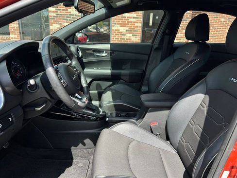 Used 2023 Kia Forte GT-Line FWD image 9