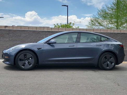 Used 2023 Tesla Model 3 Standard Range RWD image 5