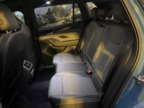 New 2026 Volkswagen Tiguan SE R-Line FWD image 17