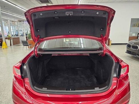 Used 2018 Chevrolet Cruze LT w/ Convenience Package FWD image 40
