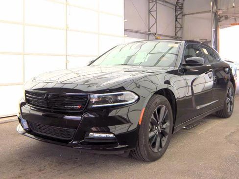 Used 2019 Dodge Charger SXT AWD/4WD image 6