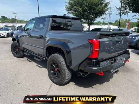 Used 2025 Toyota Tacoma TRD Pro AWD/4WD image 6