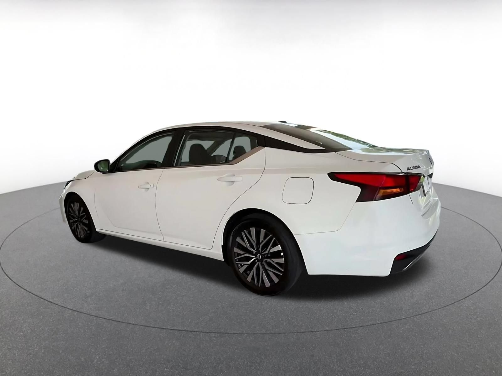 Used 2026 Nissan Altima 2.5 SV FWD image 8