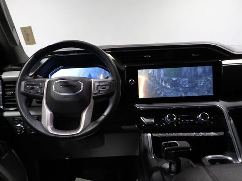 Used 2024 GMC Sierra 1500 Denali w/ Technology Package image 19
