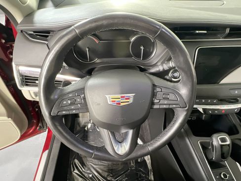 Used 2019 Cadillac XT4 Luxury w/ Cold Weather Package AWD/4WD image 11