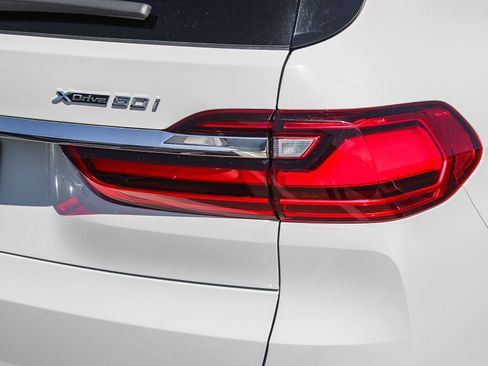 Used 2019 BMW X7 xDrive50i image 10