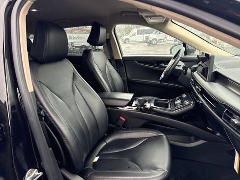 Used 2023 Lincoln Nautilus FWD w/ Premium Package image 9