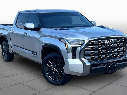 Used 2024 Toyota Tundra Platinum AWD/4WD image 3