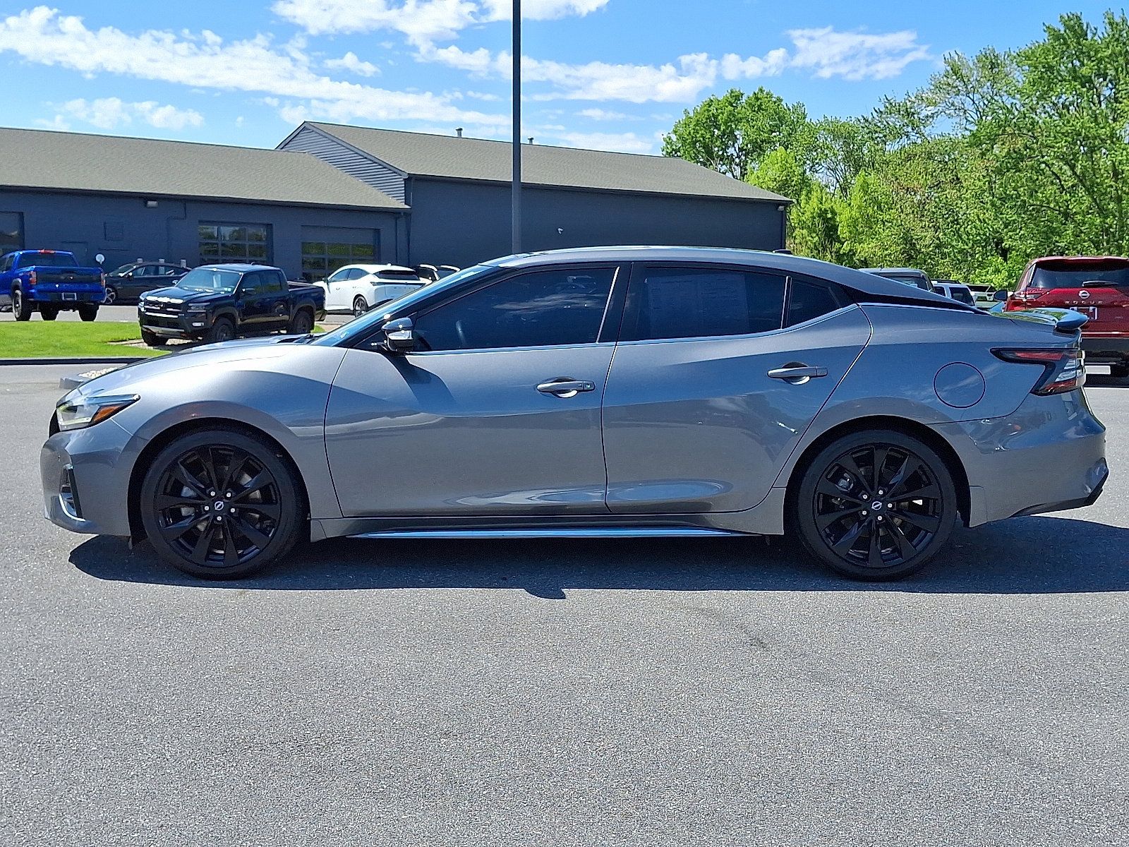 Certified 2023 Nissan Maxima SR w/ Sport Mat Group FWD image 4
