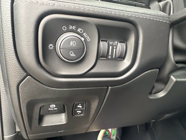 Used 2022 RAM 1500 Limited AWD/4WD image 23