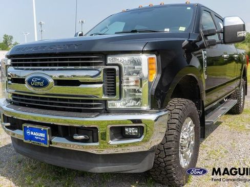 Used 2017 Ford F250 XLT w/ XLT Premium Package AWD/4WD image 2