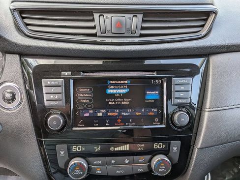 Used 2020 Nissan Rogue SV AWD/4WD image 22