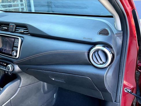 Used 2022 Nissan Versa SR w/ Trunk Package image 17