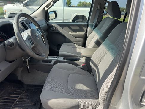 Used 2017 Nissan Frontier SV AWD/4WD image 17