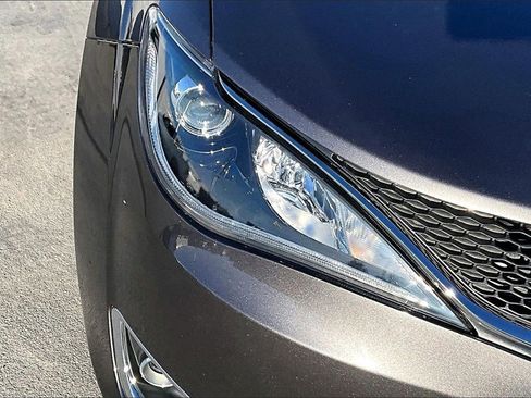 Certified 2020 Chrysler Pacifica Limited image 31