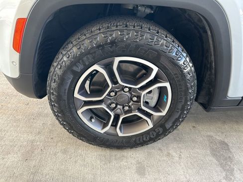 Used 2022 Jeep Grand Cherokee Trailhawk w/ Advanced Protech Group II image 17