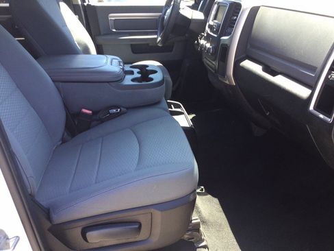 Used 2019 RAM 1500 Classic SLT AWD/4WD image 22