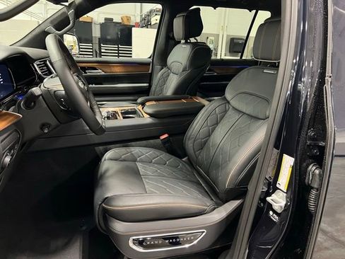 New 2025 Jeep Grand Wagoneer Series III w/ HD Trailer Tow Package image 8