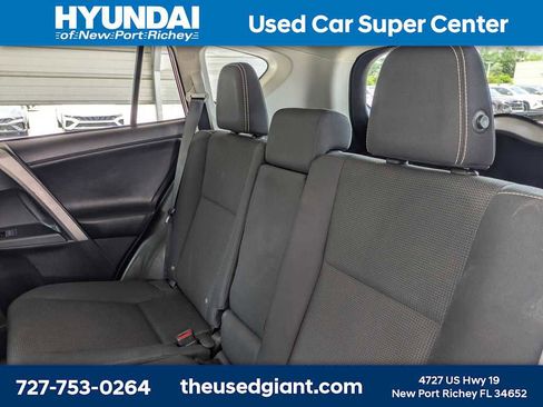 Used 2017 Toyota RAV4 XLE FWD image 16