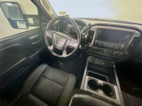 Used 2017 GMC Sierra 2500 SLT w/ All Terrain HD Package image 9