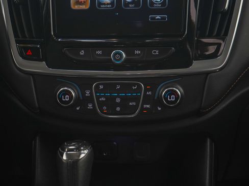 Used 2018 Chevrolet Traverse LT AWD/4WD image 16