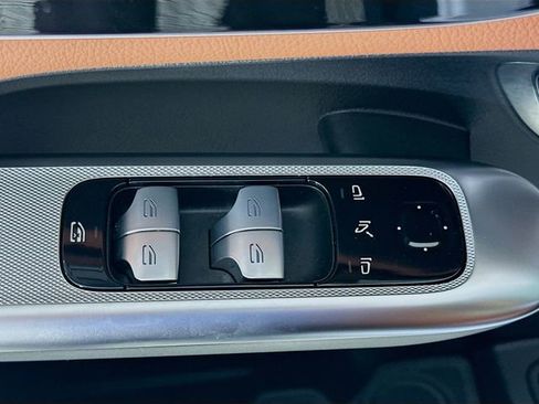 Certified 2023 Mercedes-Benz GLC 300 image 18