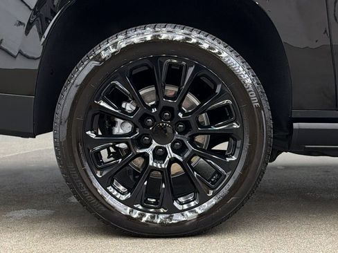 Used 2026 GMC Yukon XL Denali w/ Sun & Power Step Package AWD/4WD image 11