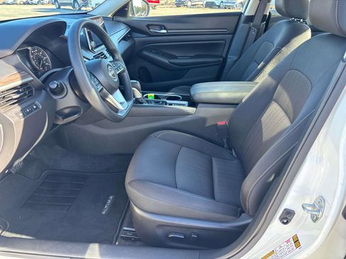 Used 2024 Nissan Altima 2.5 SV image 11