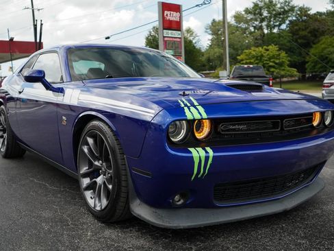 Used 2022 Dodge Challenger R/T Scat Pack RWD image 39