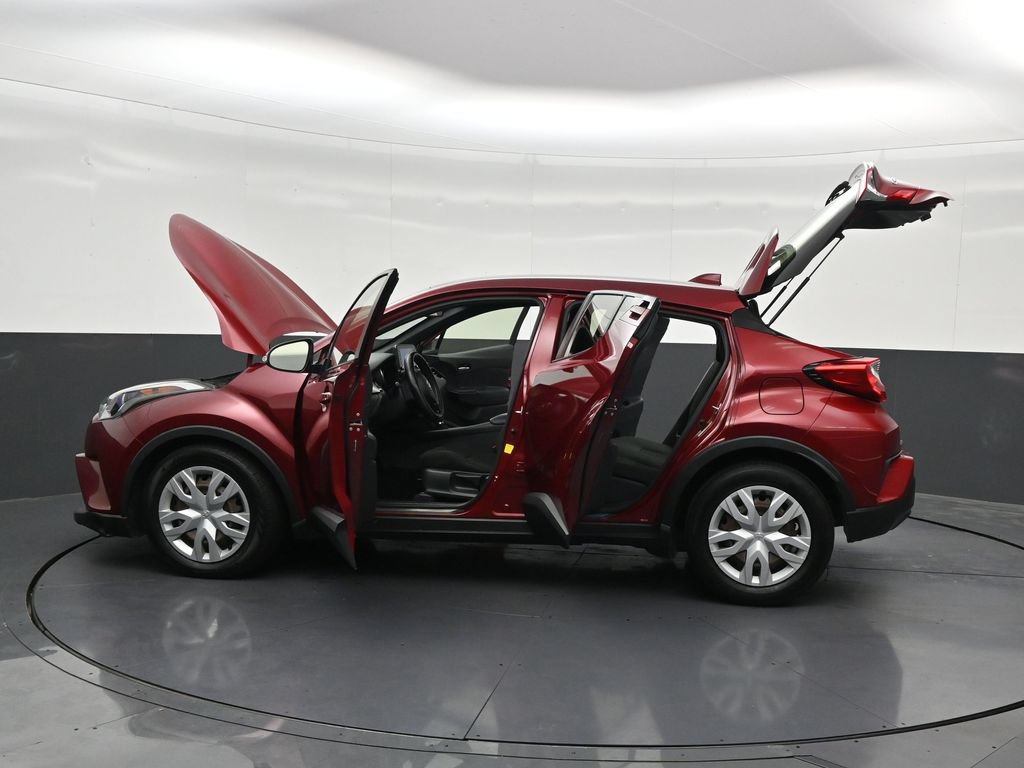 Used 2019 Toyota C-HR LE FWD image 33