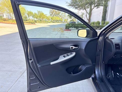 Used 2012 Toyota Corolla S FWD image 18