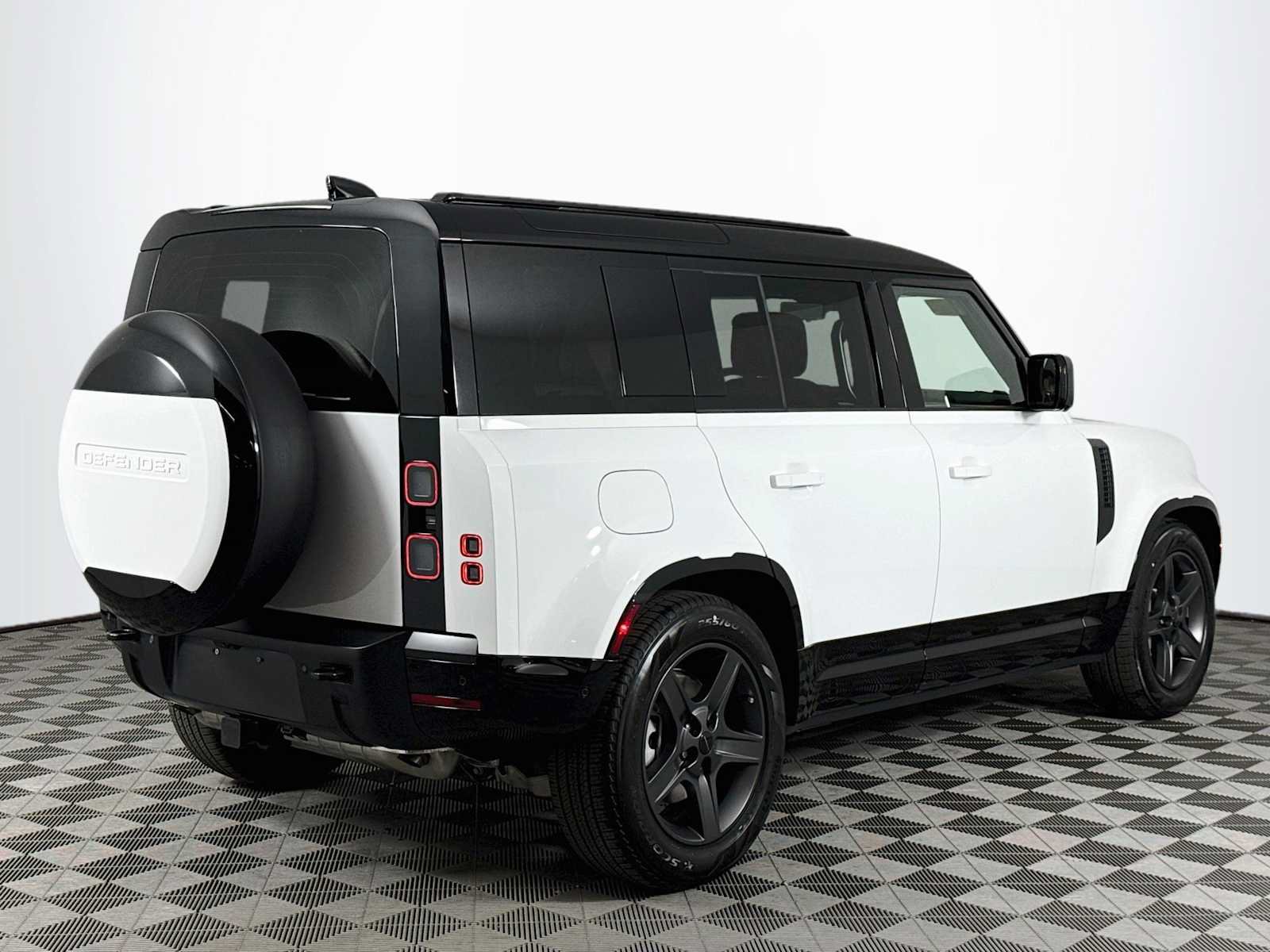 New 2026 Land Rover Defender 110 X-Dynamic SE AWD/4WD image 5