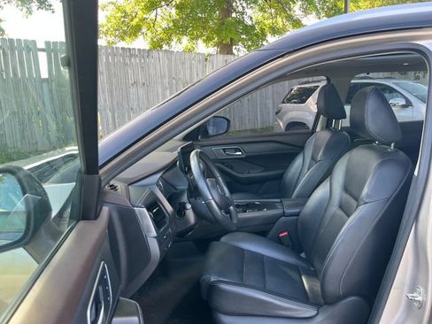 Used 2021 Nissan Rogue SL w/ Premium Package FWD image 9