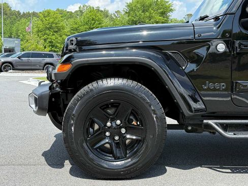 Used 2021 Jeep Gladiator Sport AWD/4WD image 11