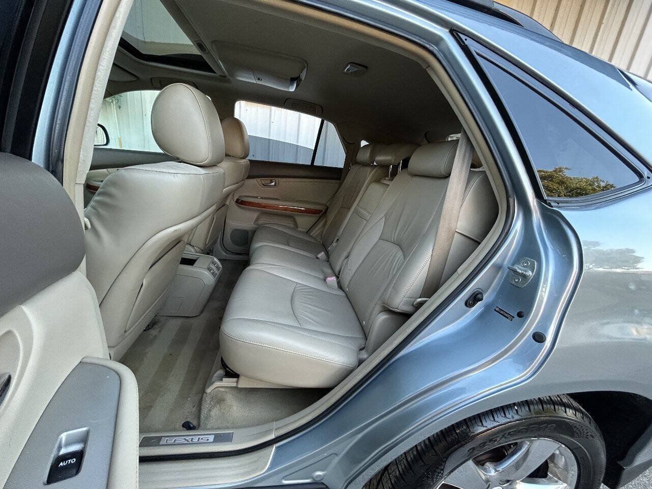 Used 2005 Lexus RX 330 FWD image 24