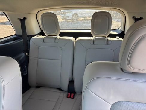 New 2026 Lincoln Aviator AWD image 10