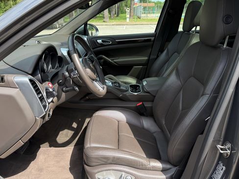 Used 2015 Porsche Cayenne Diesel image 5