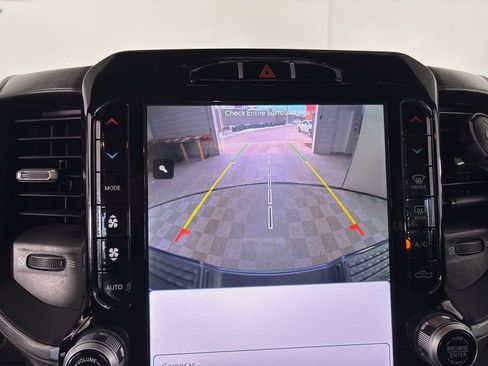 Used 2024 RAM 2500 Big Horn w/ Sport Appearance Package image 16