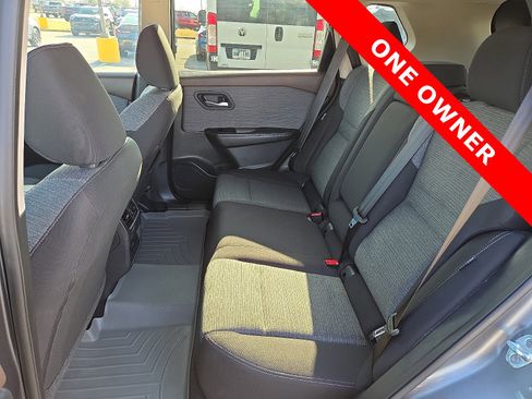 Used 2023 Nissan Rogue SV image 10