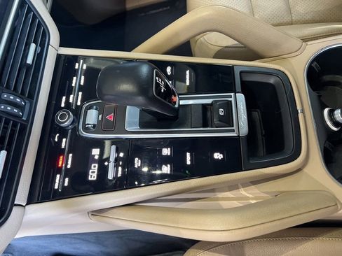 Used 2020 Porsche Cayenne image 22