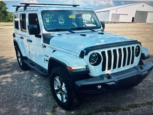 Used 2018 Jeep Wrangler Unlimited Sahara AWD/4WD image 2